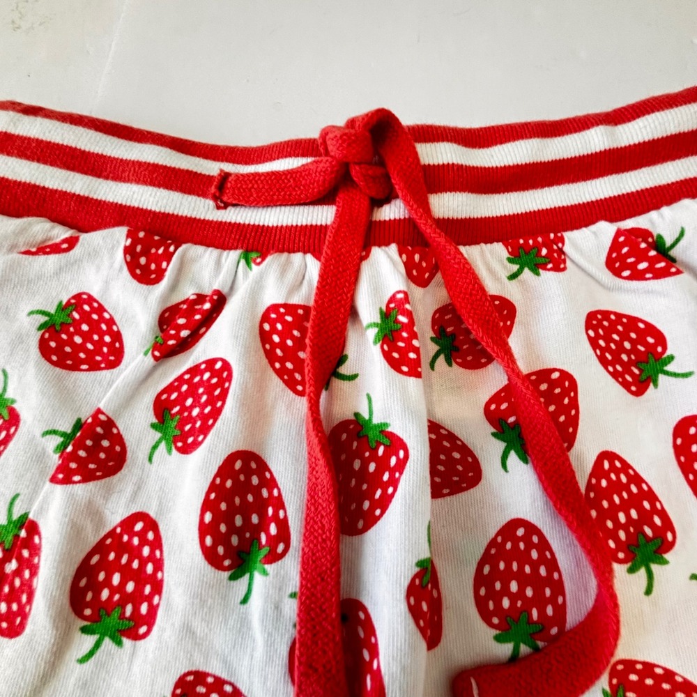 Mini Boden Girls Cotton Skort Strawberry Print Size 4 5 Excellent! - Picture 2 of 9